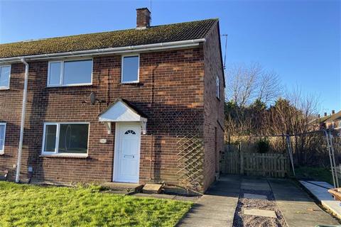 2 bedroom terraced house to rent, Auchinleck Close, YO25