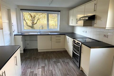 2 bedroom terraced house to rent, Auchinleck Close, YO25