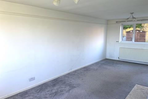 2 bedroom terraced house to rent, Auchinleck Close, YO25