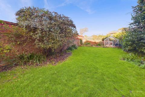 4 bedroom semi-detached house for sale, Roselands, Eastbourne