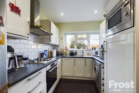 2 bedroom apartment for sale, Cambria Gardens, Stanwell, Middlesex, TW19