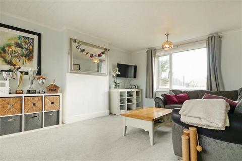 2 bedroom flat to rent, Parklands Avenue, Bognor Regis, PO21