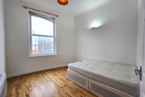 1 bedroom flat to rent, Stoke Newington Road, London N16