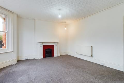 3 bedroom flat to rent, Cambridge Gardens, Folkestone, CT20