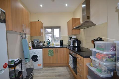 1 bedroom flat to rent, High Road, London