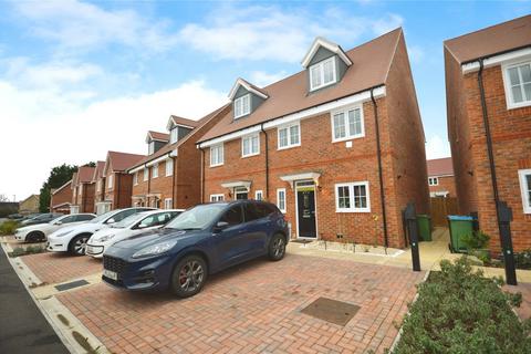 3 bedroom semi-detached house for sale, Clayfield Road, Aylesbury HP22