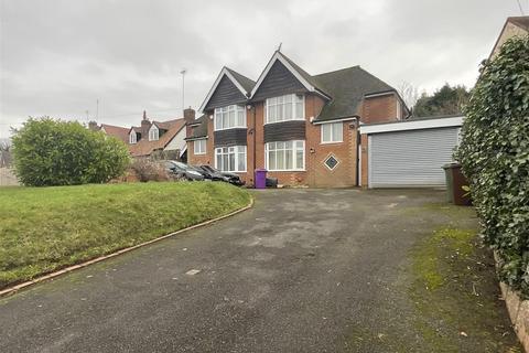 3 bedroom semi-detached house to rent, Castlecroft Lane, Wolverhampton