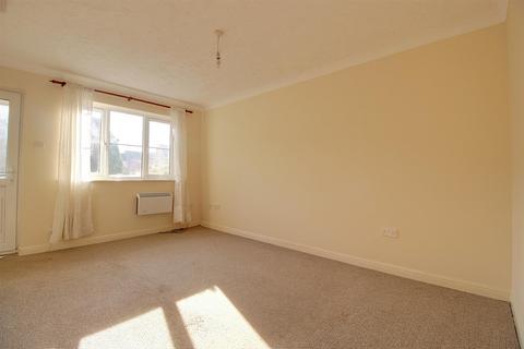 2 bedroom terraced house to rent, Hillcrest Avenue, Toftwood, Dereham