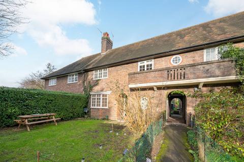 2 bedroom maisonette to rent, Neale Close, East Finchley, London, N2