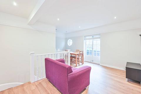 2 bedroom maisonette to rent, Neale Close, East Finchley, London, N2