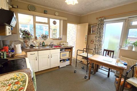 2 bedroom detached bungalow for sale, Highlands Close, Bexhill-on-Sea, TN39