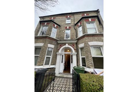 Studio to rent, LAMBERT ROAD, BRIXTON HILL, LONDON