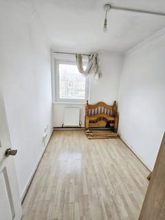 3 bedroom flat to rent, Loxford Road, Barking IG11