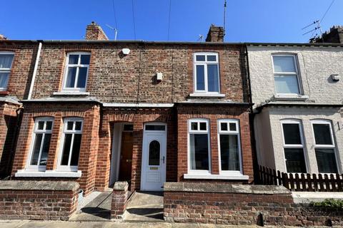 2 bedroom terraced house to rent, Shipton Street York, YO30