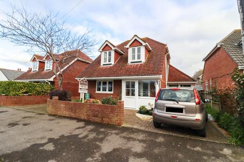 4 bedroom detached house for sale, Selsmore Avenue, Hayling Island