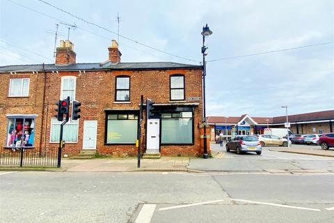 4 bedroom end of terrace house for sale, High Street, Holbeach, Spalding