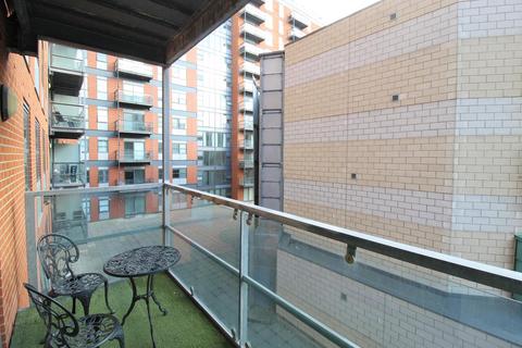 2 bedroom flat to rent, Wellington Street, Leeds, West Yorkshire, UK, LS1