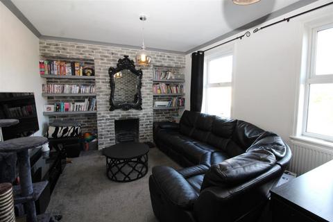 3 bedroom maisonette for sale, High Street, Potters Bar EN6