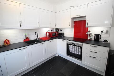 3 bedroom maisonette for sale, High Street, Potters Bar EN6