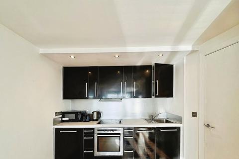 2 bedroom flat to rent, Riverside Way, Leeds, West Yorkshire, LS1