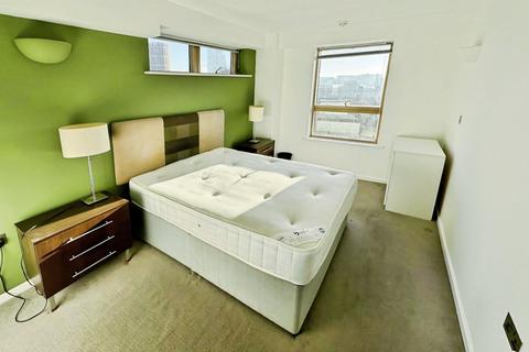 2 bedroom flat to rent, Riverside Way, Leeds, West Yorkshire, LS1