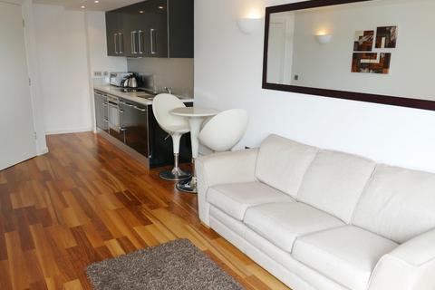 1 bedroom flat to rent, Riverside Way, Leeds, West Yorkshire, UK, LS1