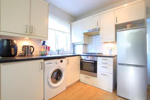 2 bedroom maisonette to rent, Cecil Road, Hounslow TW3