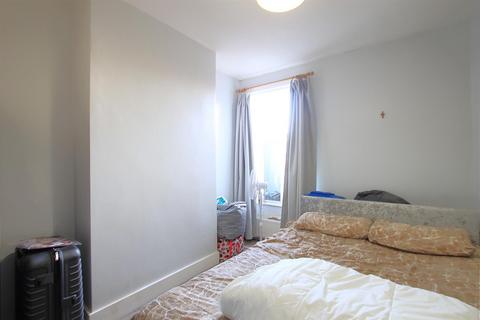 2 bedroom maisonette to rent, Cecil Road, Hounslow TW3