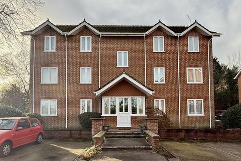 2 bedroom ground floor flat for sale, Thornfield Green, Camberley GU17