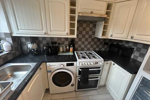 1 bedroom maisonette for sale, Lindsey Gardens, Bedfont