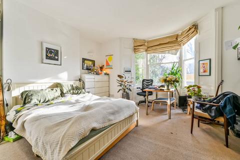 3 bedroom flat to rent, Evering Road, Stoke Newington, London, N16