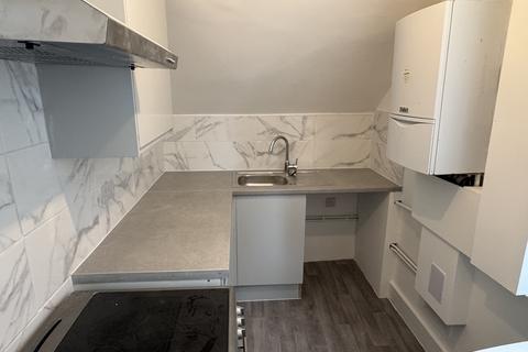 Studio to rent, London SW16