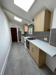 Studio to rent, Worton Way, Isleworth TW7