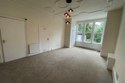 Studio to rent, Worton Way, Isleworth TW7