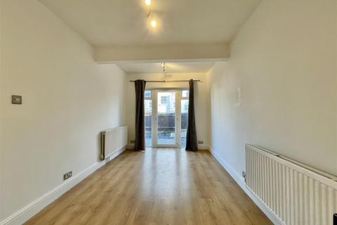 2 bedroom flat for sale, Norman Road, Newhaven