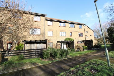 2 bedroom ground floor flat for sale, Whitecroft, Horley RH6