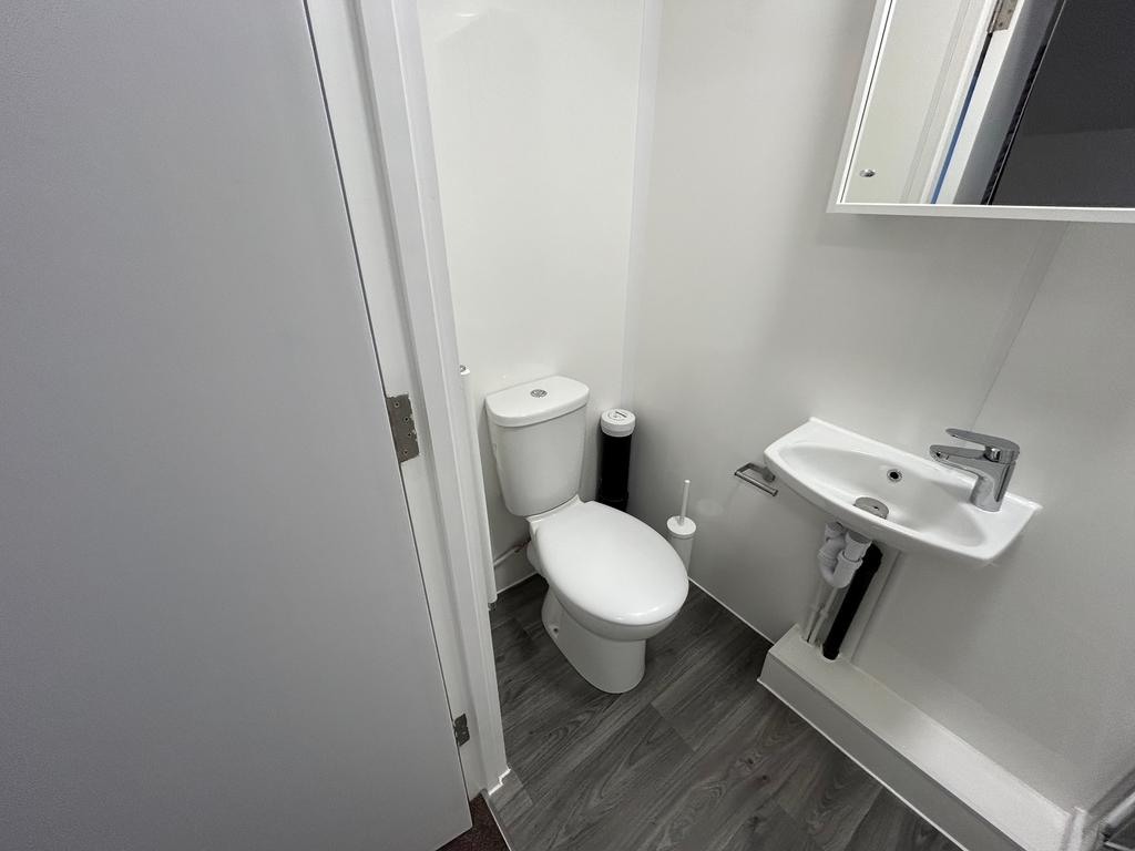 En-suite bathroom