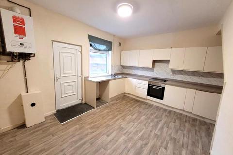 2 bedroom end of terrace house for sale, Wigan Road, Atherton, Manchester