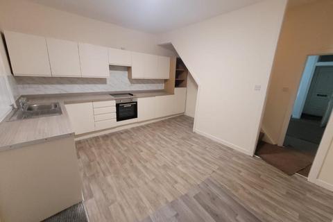 2 bedroom end of terrace house for sale, Wigan Road, Atherton, Manchester