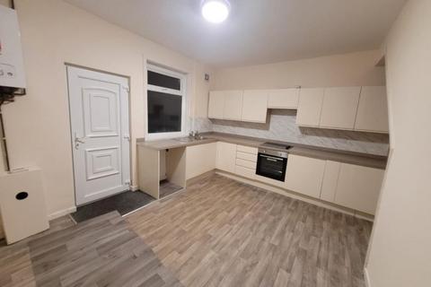 2 bedroom end of terrace house for sale, Wigan Road, Atherton, Manchester