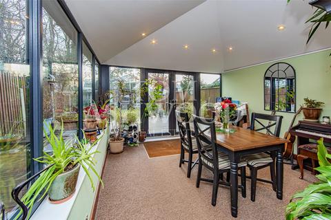 3 bedroom end of terrace house for sale, Chandlers Walk, Kelvedon Hatch, CM15