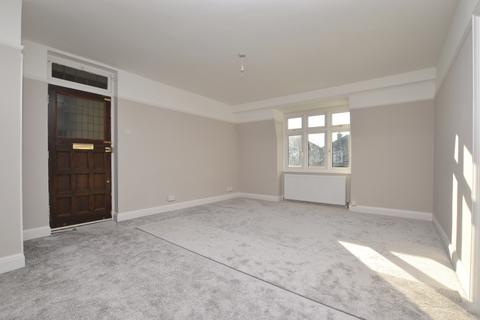 2 bedroom flat to rent, Lawrie Park Road London SE26