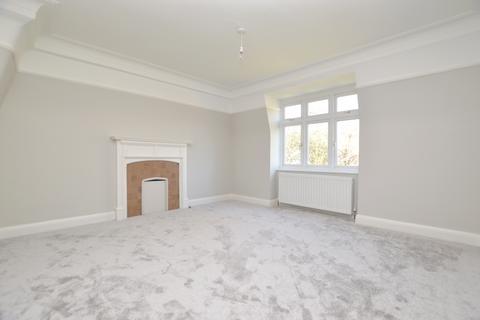 2 bedroom flat to rent, Lawrie Park Road London SE26