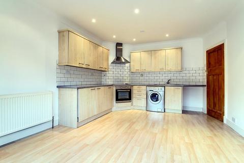 2 bedroom flat for sale, Alyth Gardens, London, NW11