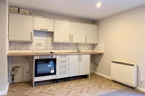 1 bedroom detached house to rent, Whitting Mews, Holland Road