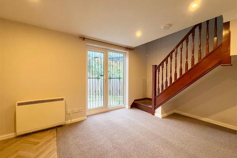 1 bedroom detached house to rent, Whitting Mews, Holland Road