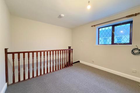 1 bedroom detached house to rent, Whitting Mews, Holland Road