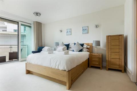 2 bedroom apartment to rent, The Quay, Poole