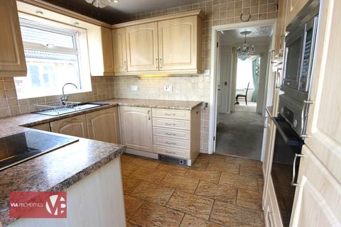 2 bedroom bungalow for sale, Western Road, Waltham Abbey EN9