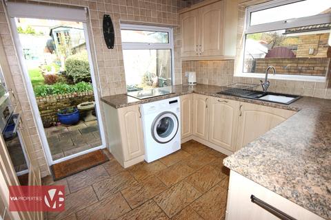 2 bedroom bungalow for sale, Western Road, Waltham Abbey EN9